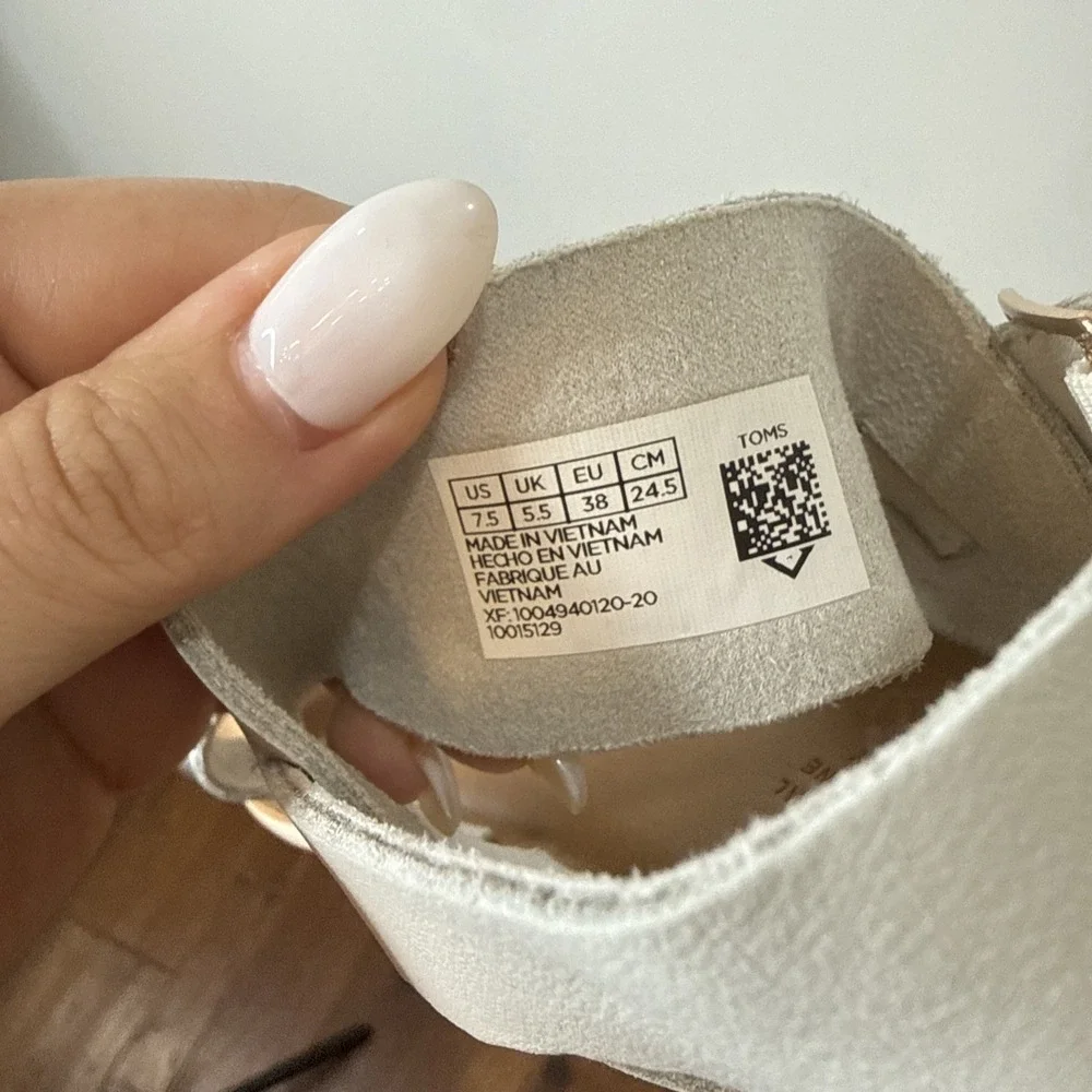 TOMS Freya Leather Toe Loop Sandal Flat Ankle Strap Buckle Neutral Women's 7.5